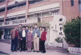 Unidentified student group interviewd Dr. Chung Chi-yung