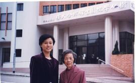 Mrs. Suen visited Shue Yan College