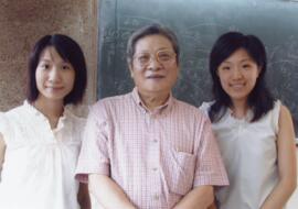Professor Wong Mong Hea and students 4 = 黃夢曦教授和學生們 4