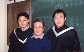 Professor Wong and Graduates 41 = 黃夢曦教授和畢業生們 41