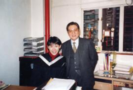 Professor Wong Mong Hea and Graduates = 黃夢曦教授和畢業生們 20