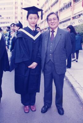 Professor Wong and Graduates 33 = 黃夢曦教授和畢業生們 33