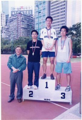 Professor Wong Mong Hea and students 6 = 黃夢曦教授和學生們 6