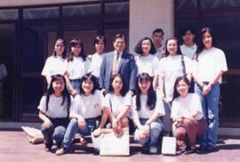 Professor Wong Mong Hea and students 17 = 黃夢曦教授和學生們 17
