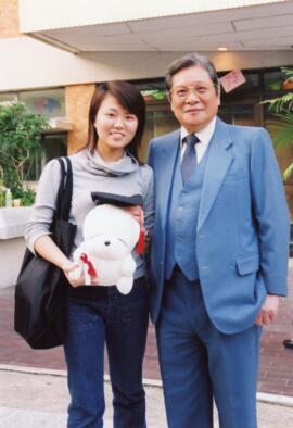 Professor Wong and Graduates 45 黃夢曦教授和畢業生們 45